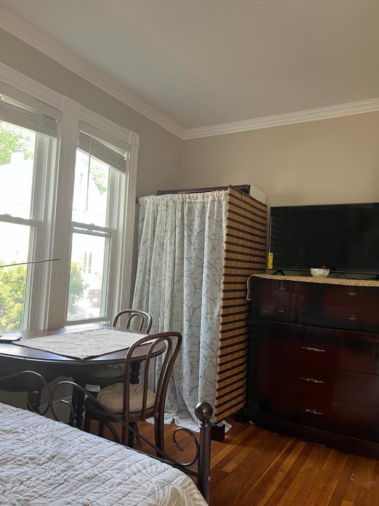 Private Room In A Grand House Boston Exterior photo