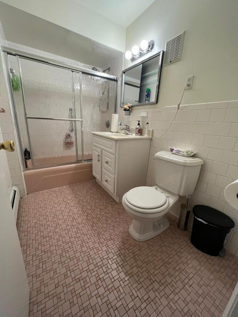 Private Room In A Grand House Boston Exterior photo