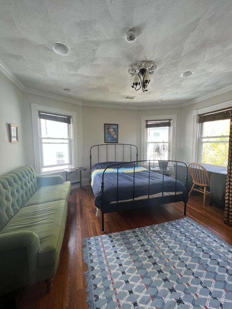 Private Room In A Grand House Boston Exterior photo