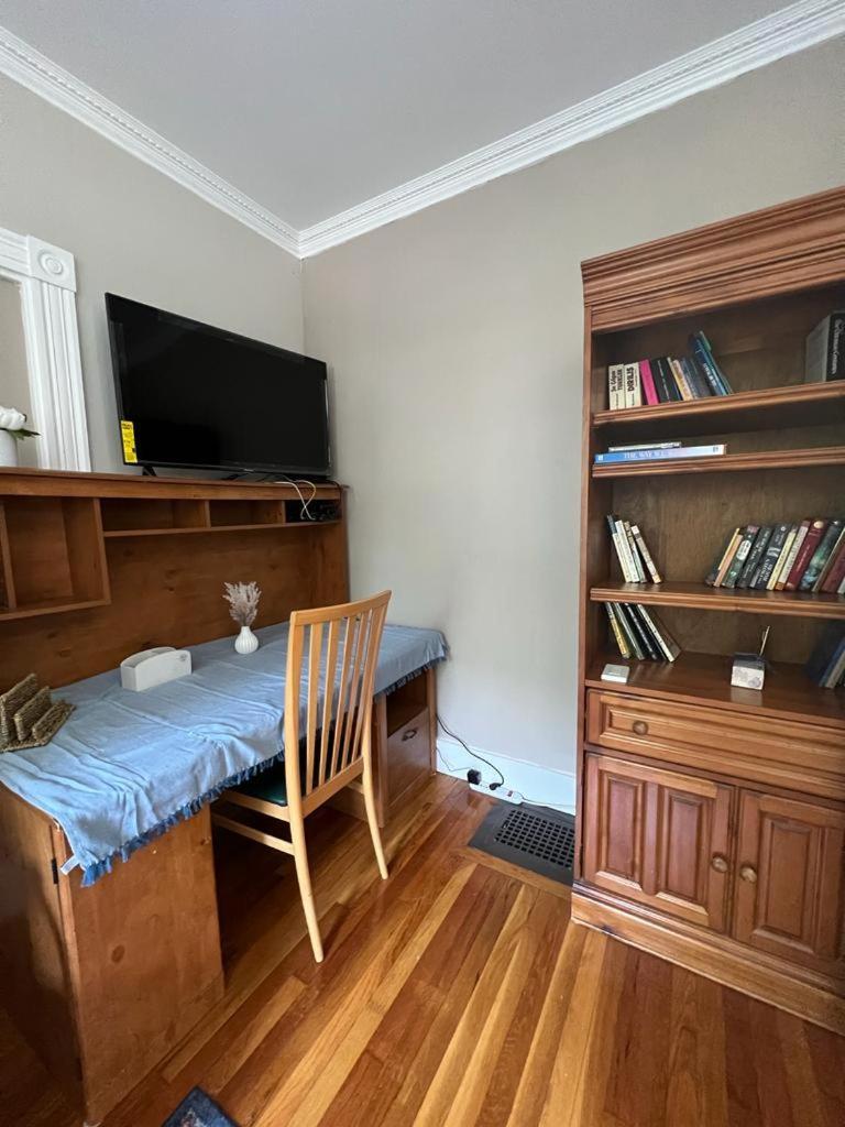 Private Room In A Grand House Boston Exterior photo